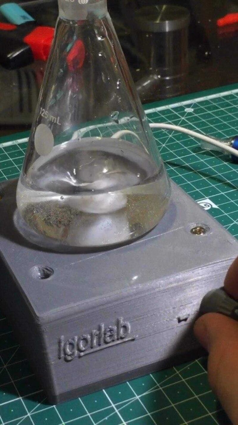 Manyetik Karıştırıcı Plastik Aparat Alt Tabaka Gri Olan