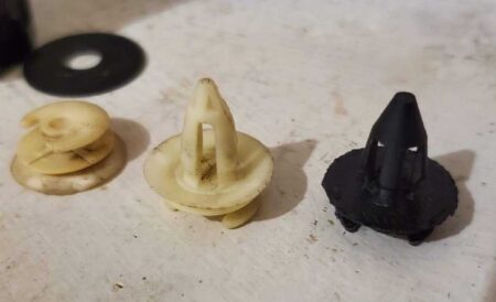 E36 Kapı Klipsi Plastik Aparat