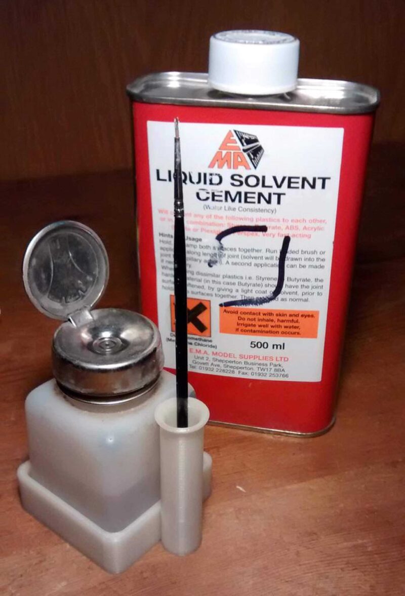 Klori (Diklorometan) Çözücü Çimento Dağıtıcı Pot Tutucu Fırça Standı İle. Plastik Aparat - Görsel 2