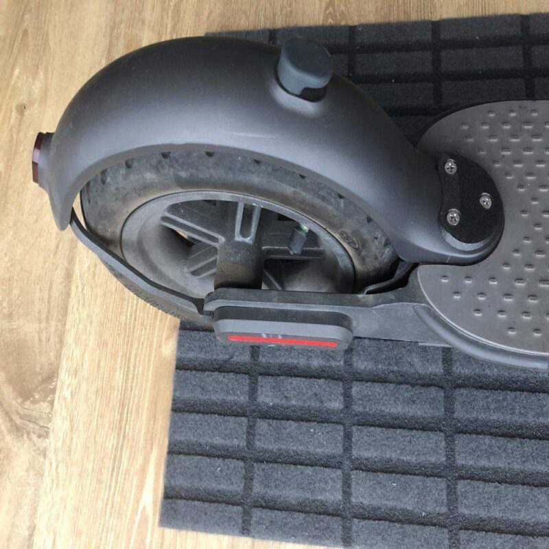 Xiaomi M365 Arka Çamurluk Çamurluk Düzeltme Plastik Aparat - Görsel 4