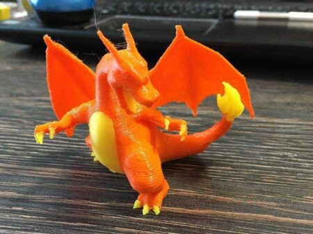Charizard Plastik Aparat