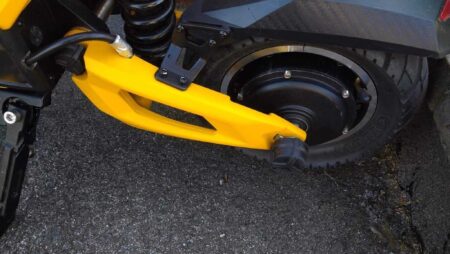 Elektrikli Scooter Vsett 10+ Ve Diğerleri - Tekerlek Somun Kapağı Plastik Aparat