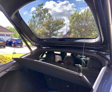Tesla Model S - Raf Kaldırıcı Plastik Aparat