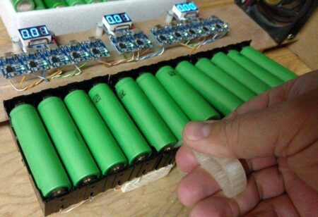 18650 Lityum Hücre / Pil Çıkarıcı  Organik Plastikten Aparat