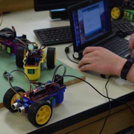 Izzy Isse Bot -Share Açık Kaynak Arduino Robot Dünya Çapında! - Eğlenceli Yolu Kodlamayı Öğrenin! Plastik Aparat