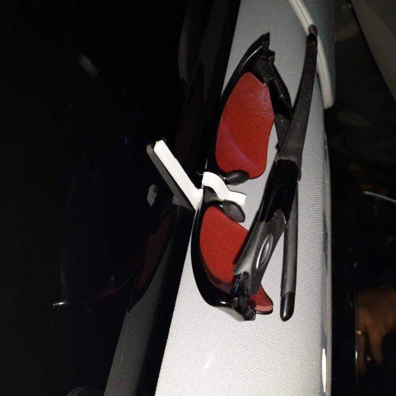 Tesla Model 3 Güneş Gözlüğü Çatı Tutucu Plastik Aparat - Görsel 2