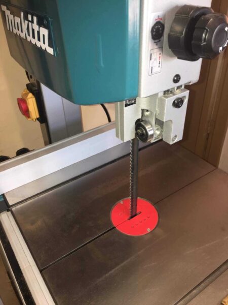 Makita Lb1200F Bantlı Plastik Kesti Testere Plastik Aparat