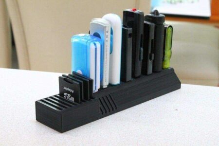 Geniş USB'ler için USB ve SD kart tutucu koruyucu saklama düzen