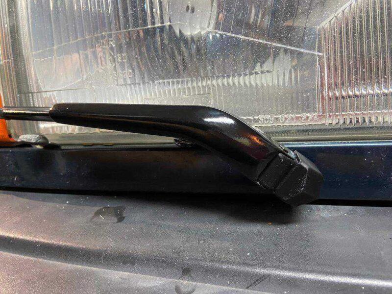 Volvo 940/740 Far Silecek Kapağı Plastik Aparat - Görsel 2