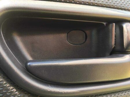 Subaru Forester Sg (2002 - 8) Kapı Serbest Bırakma Kolu Vida Kapağı. Plastik Aparat