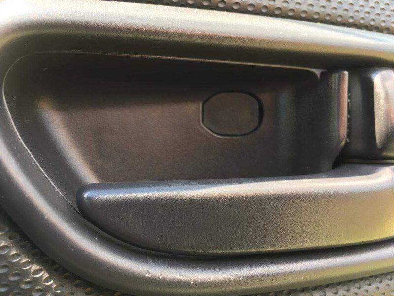Subaru Forester Sg (2002 - 8) Kapı Serbest Bırakma Kolu Vida Kapağı. Plastik Aparat