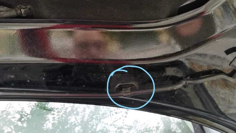 Citroen C2 Gancio Asta Cofano Plastik Aparat