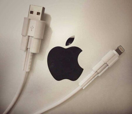 İphone Usb Kablo Koruyucu Plastik Aparat