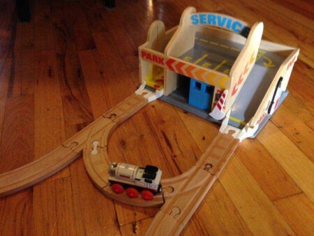 Melissa & Doug Ahşap Garaj İçin Ahşap Tren Bağlantıları Plastik Aparat