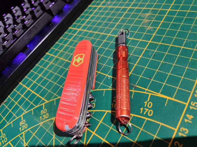 Amblem Kakma İle Victorinox 91Mm Ölçeği Plastik Aparat - Görsel 4