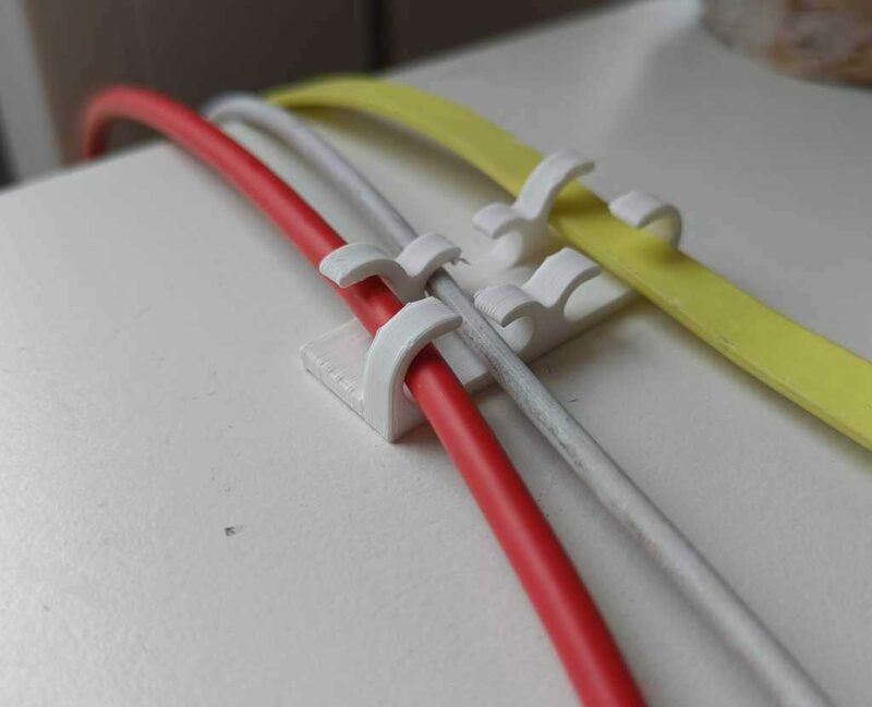 Kablo Masası Tutucu Plastik Aparat