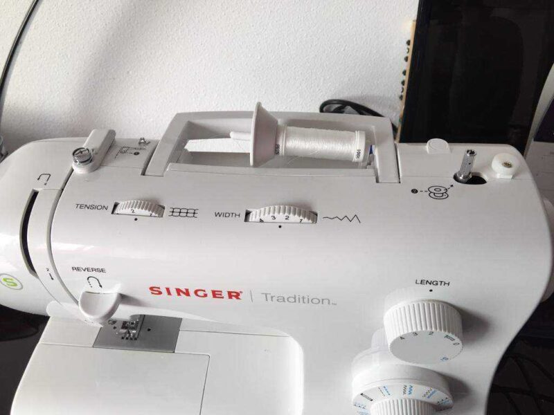 Büyük Bobin İçin Tutucu - Singer Tradition 2273 Plastik Aparat - Görsel 2