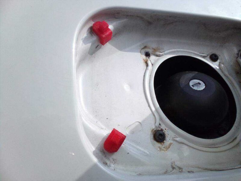 Dacia Sandero Yakıt Deposu Kapağı Tamponu Plastik Aparat - Görsel 2