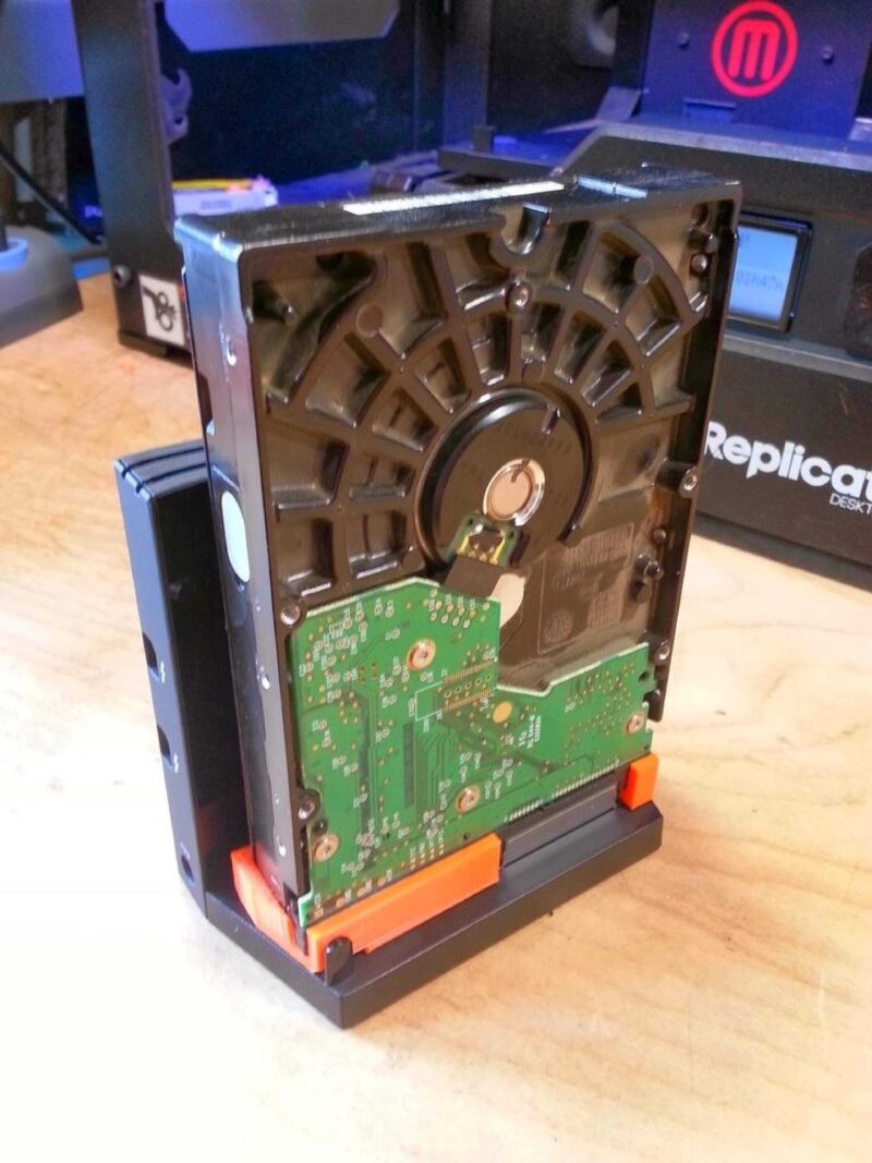 Seagate Backup Plus Masaüstü Thunderbolt Adaptörü İçin 3.5In Hd Adaptörü (Stae129) Plastik Aparat - Görsel 2