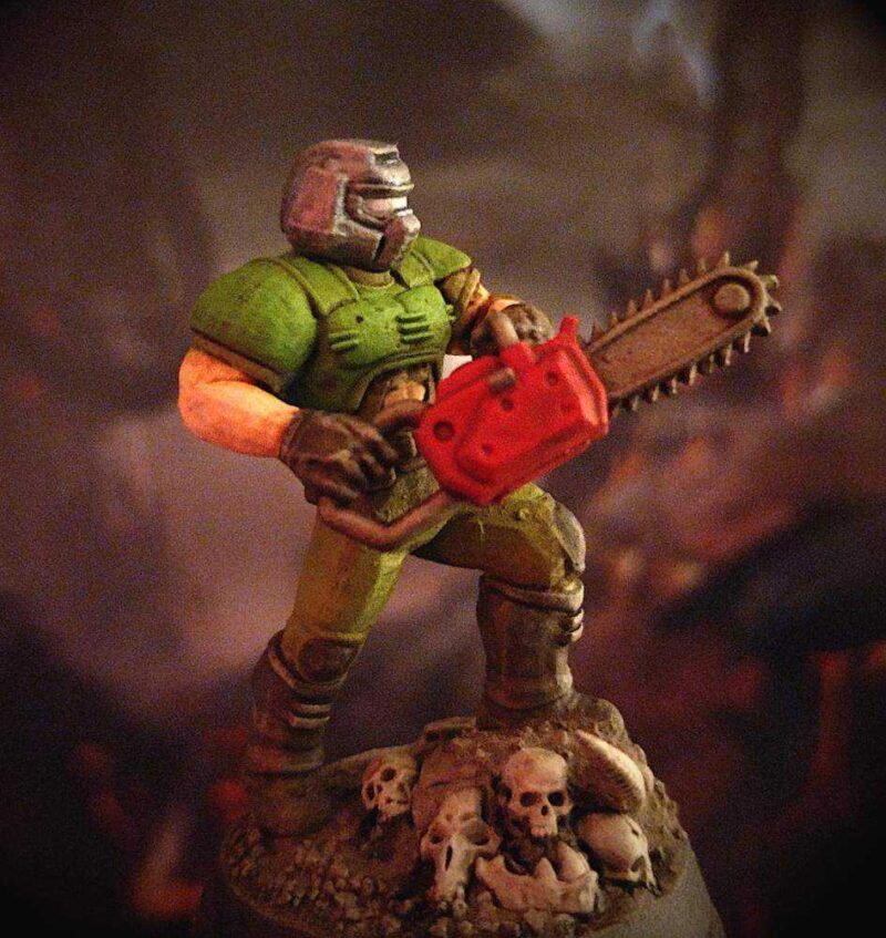 Zincir Testere Minyatür İle Doom Adam Plastik Aparat - Görsel 2