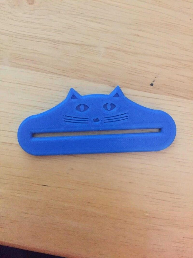 Kedi Ağzı Diş Macunu Sıkacağı Organik Plastikten DEkoratif Aparat