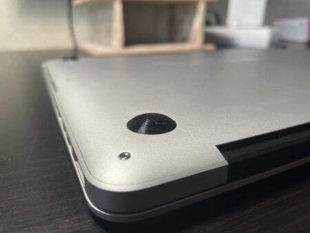 Macbook Pro 2014 Ayak Ortası Plastik Aparat