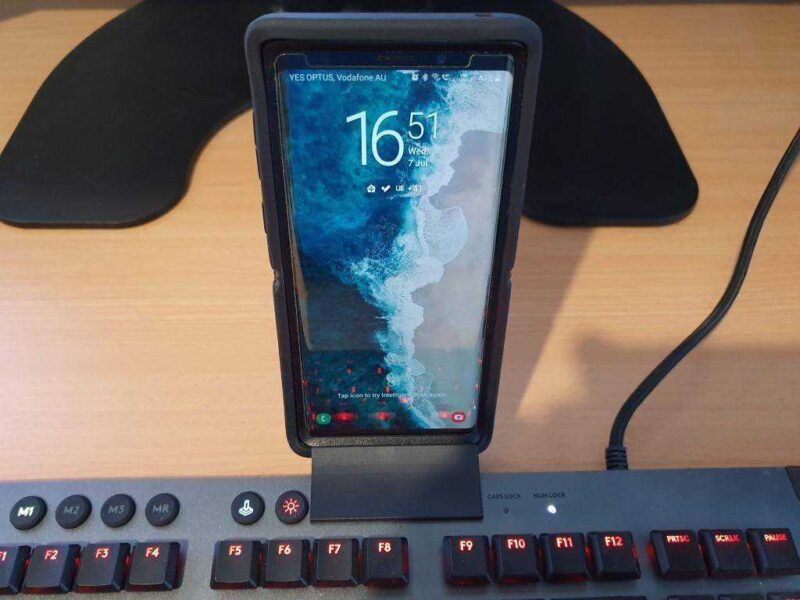 Logitech G815 / G915 Klavye İçin Telefon Tutucu Plastik Aparat - Görsel 2