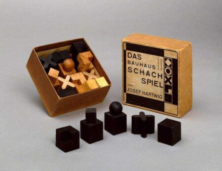 1924 Bauhaus Satranç Seti (Josef Hartwig Tarafından) Plastik Aparat