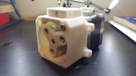 NEMA 17 Stepper Through Hole 4 Point Mount için Tek Peristaltik