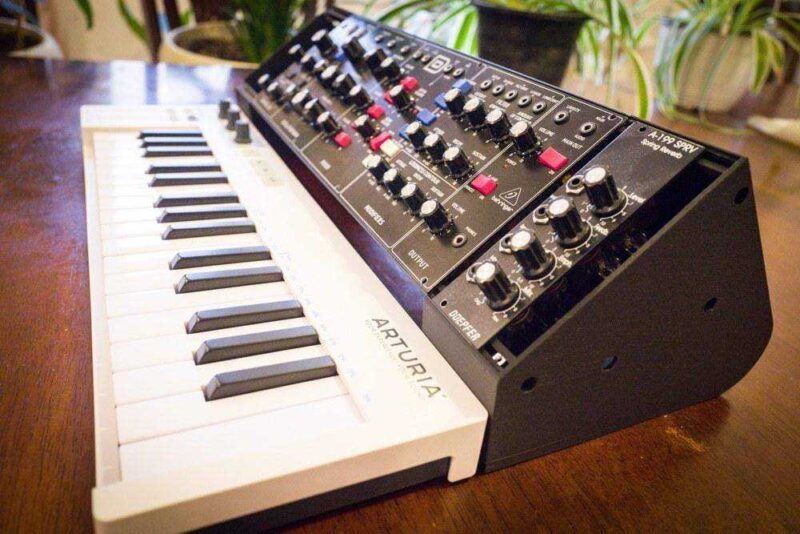 Arturia Keystep Ve Behringer Model-D İçin Dcaps Plastik Aparat - Görsel 4