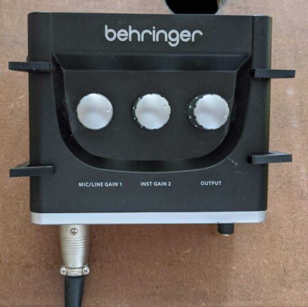 Behringer U-Phoria Um2 Tutucu Plastik Aparat