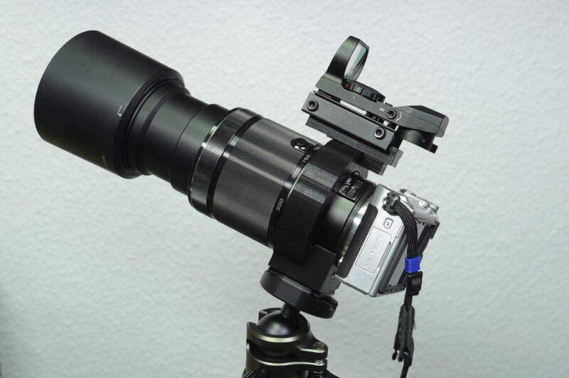 Bir Nikon 1 Cx 70-300Mm F / 4.5-5.6 Vr Lens Ile Nikon Red Dot Sight Montajı Plastik Aparat - Görsel 2