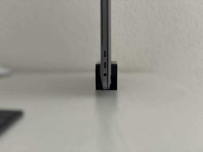 Dikey Stand Macbook Pro 2016 Plastik Aparat - Görsel 3