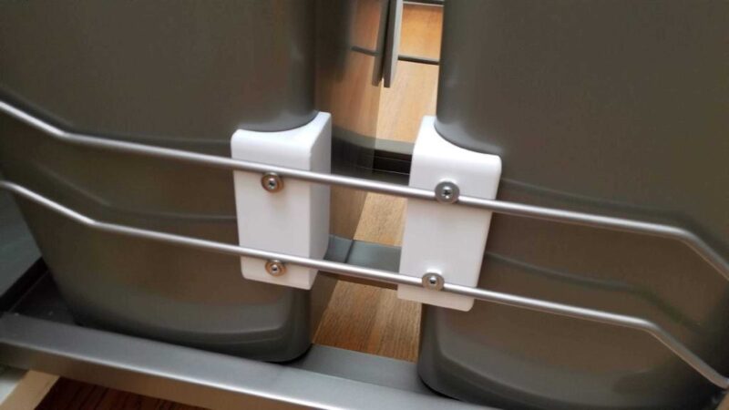 Rev-A-Shelf Pull Out Mutfak Çöp Kovaları Plastik Aparat - Görsel 2