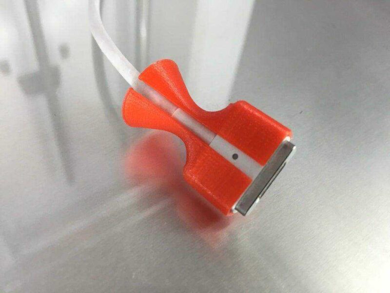 MacBook Pro 2014 Kablo koruyucu aparat organizer Aparatı - Görsel 3