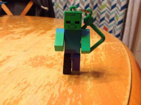 Minecraft Anahtarlık Zombi Bacak Plastik Aparat