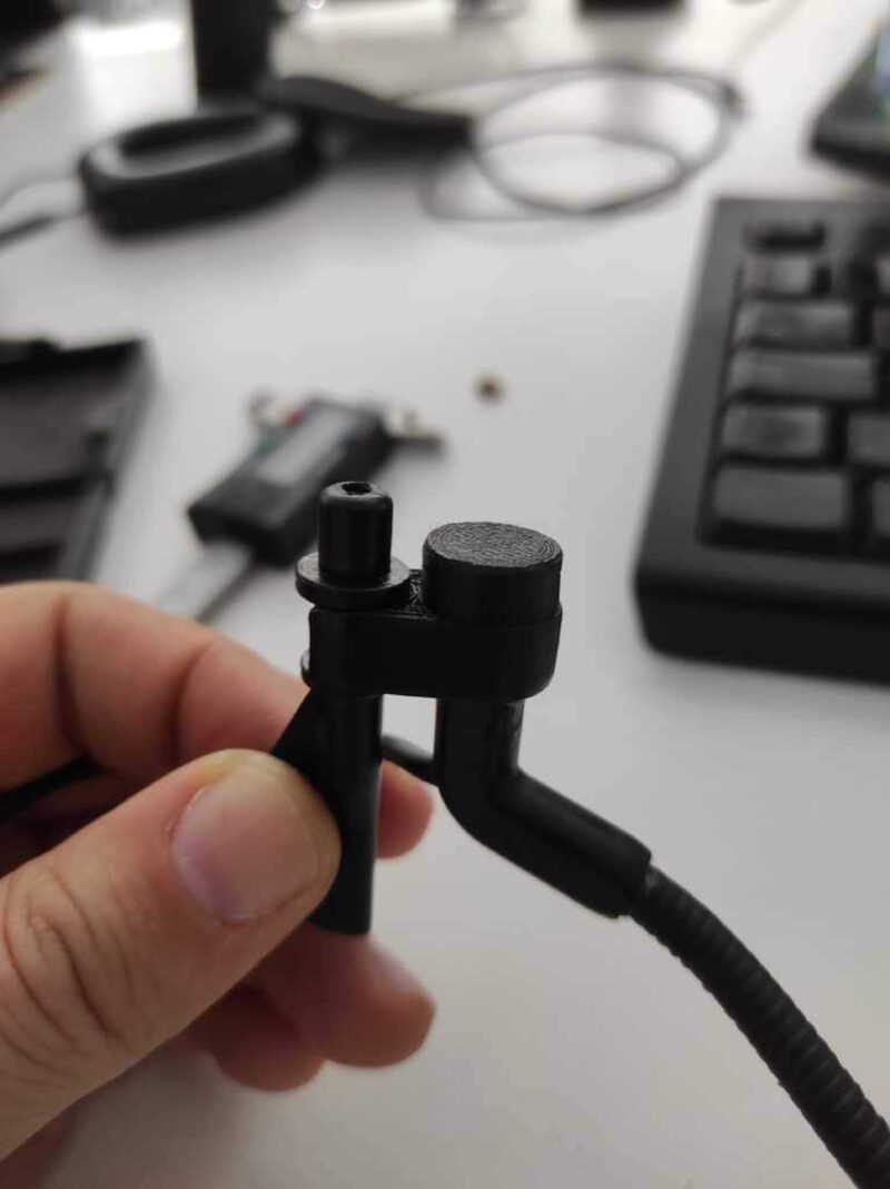 Earmor M32 Kulaklık Mikrofon Tutucu Plastik Aparat - Görsel 4