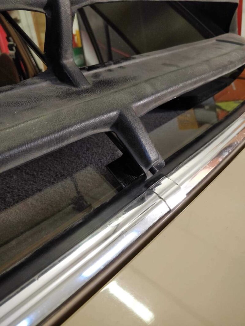 Mb W115 Arka Pencere Panjur Braketleri Plastik Aparat - Görsel 3