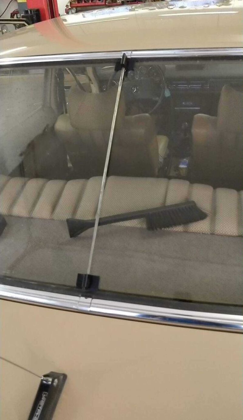 Mb W115 Arka Pencere Panjur Braketleri Plastik Aparat - Görsel 4