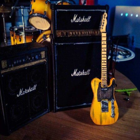Fender Telecaster Minyatür Plastik Aparat
