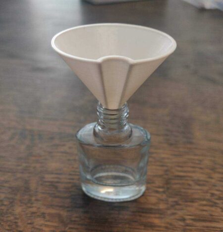 Küçük Ve Basit Huni Plastik Aparat