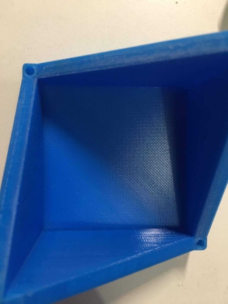 Rubik İn Küpü Saklama Kutusu Mıknatıslı Plastik Aparat - Görsel 3