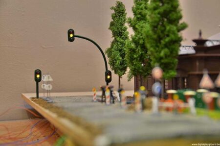 H0-Scale (1:87) Model Demiryolu İçin Gerçek Çalışma Trafiği Işıkları Plastik Aparat