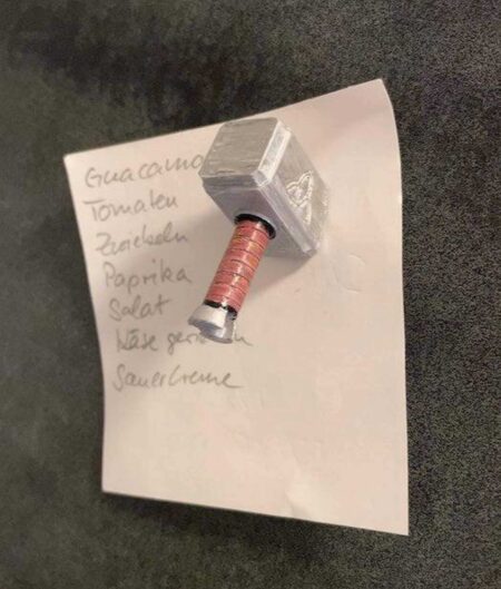 Thor Un Çekiç (Mjolnir) Buzdolabı 10Mm X 2Mm Mıknatıs Plastik Aparat