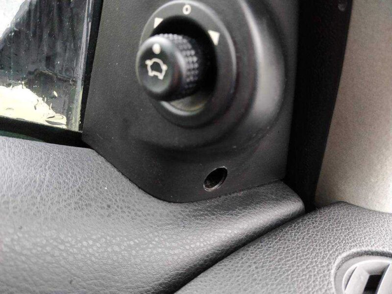 Ford Mondeo Mk3 İç Ayna Vida Kapağı Plastik Aparat - Görsel 2