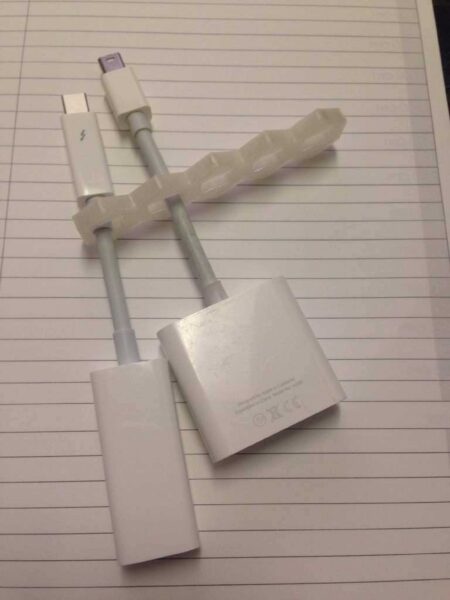 Mac Thunderbolt Dongle Tutucu Plastik Aparat