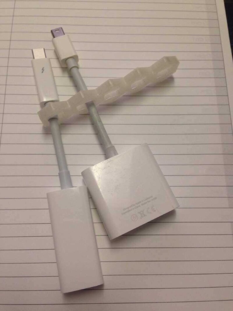 Mac Thunderbolt Dongle Tutucu Plastik Aparat